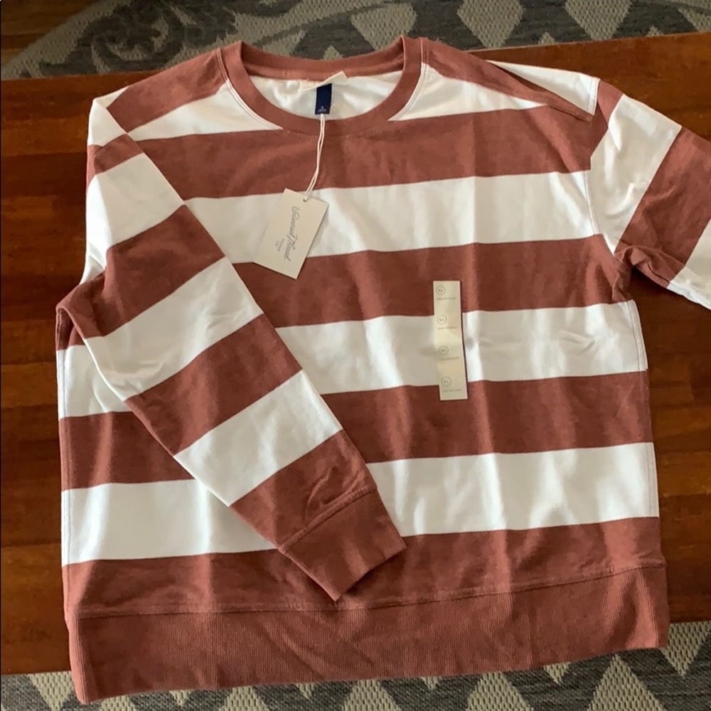 Universal Thread striped crew neck
